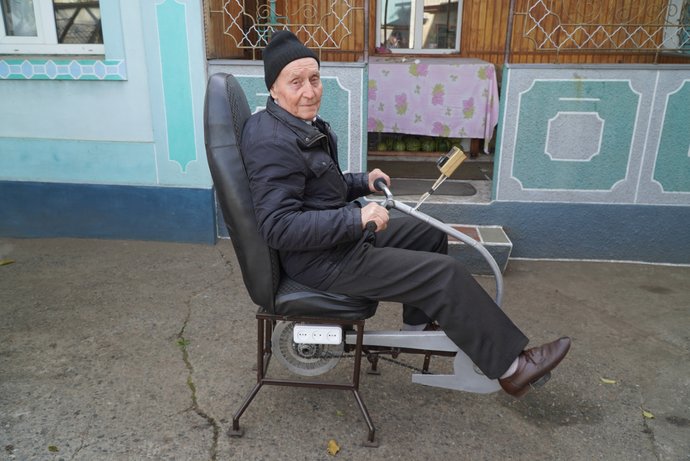 Покрутив педалі – і будинок зі світлом