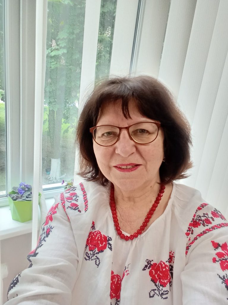 Рівнянка сплела 75 маскувальних сіток - фото 1 Рівнянка сплела 75 маскувальних сіток - фото 1