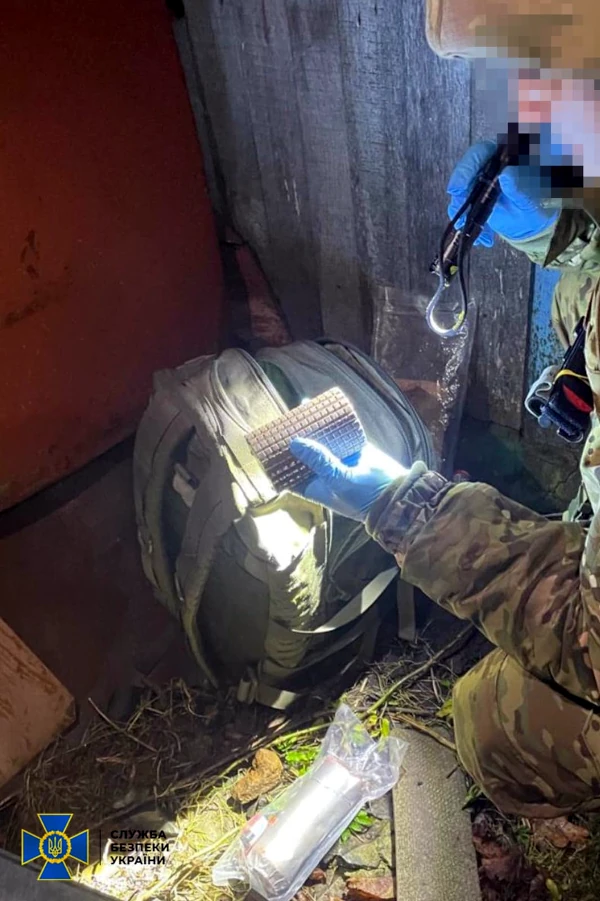 російські агенти підірвали колію на Рівненщині під час руху військового ешелону - фото 2 російські агенти підірвали колію на Рівненщині під час руху військового ешелону - фото 2