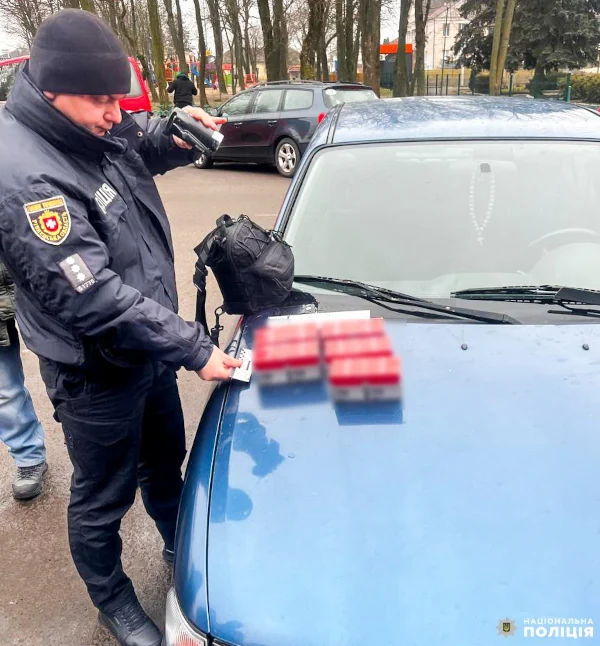 Понад 4000 пачок безакцизних цигарок вилучили правоохоронці на Рівненщині - фото 2 Понад 4000 пачок безакцизних цигарок вилучили правоохоронці на Рівненщині - фото 2
