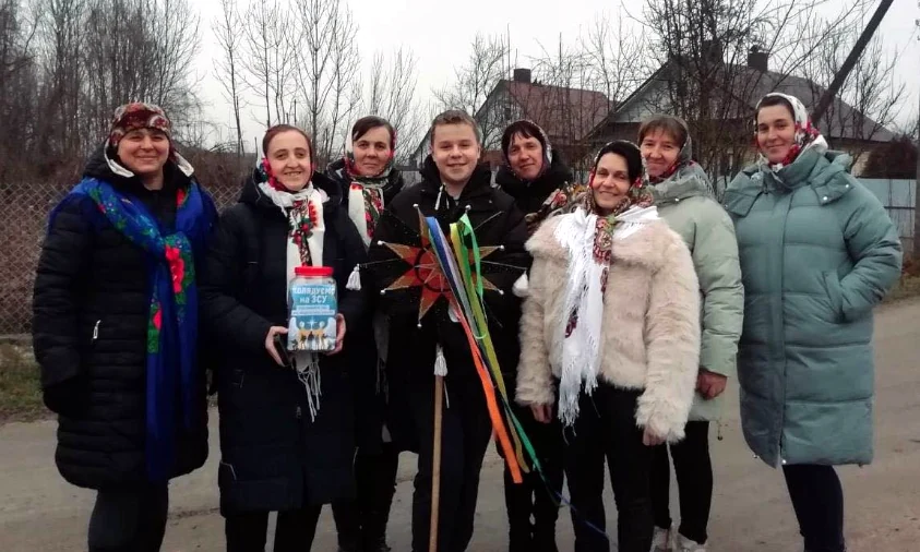 У Гуті, що на Рівненщині, активно допомагають військовим (ФОТО)