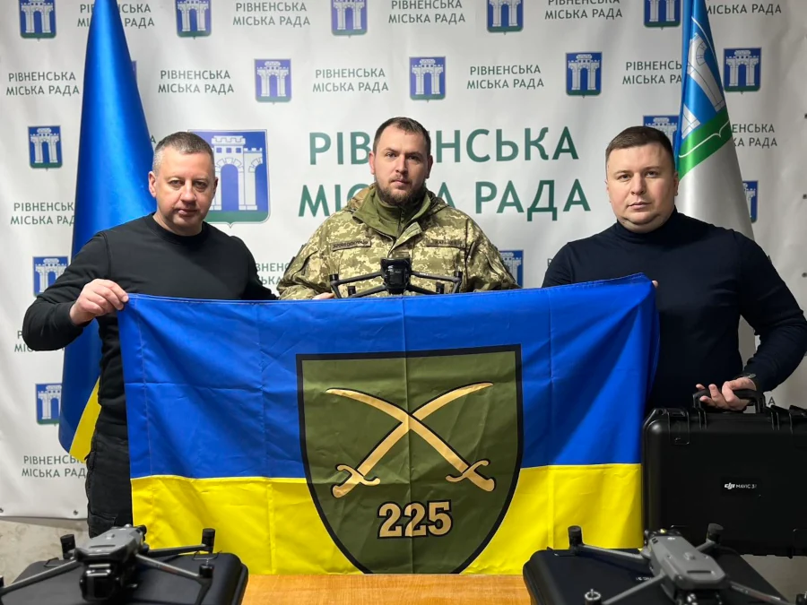 Чергову допомогу для захисників на передовій передало Рівне - фото 2
