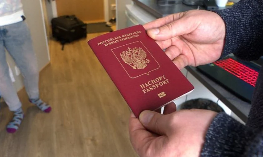 Українцям на ТОТ кремль заборонить одружуватися 