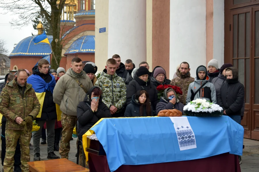 У Здолбунівській громаді на Рівненщині провели у Вічність полеглого захисника - фото 1