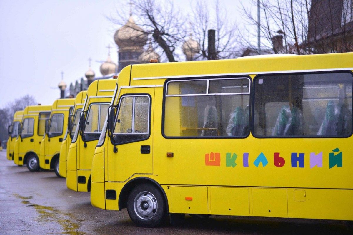 Рівненщина закупила 76 шкільних автобусів українського виробництва