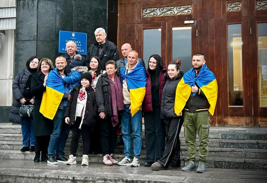 Врятовані з єменського полону українські моряки повернулися додому - фото 1