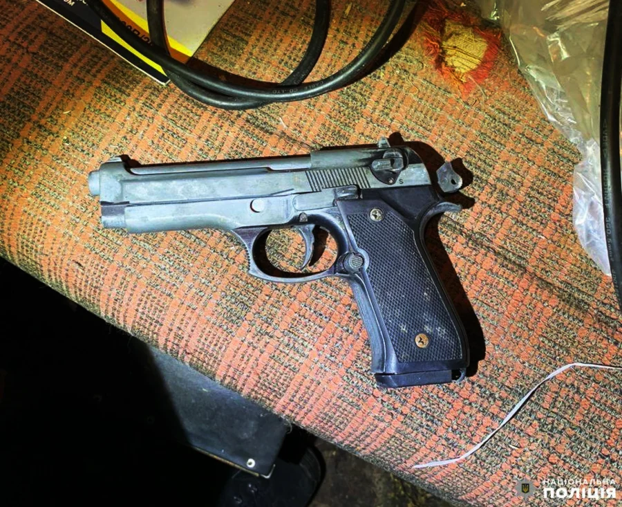 Зброю з ознаками підробки вилучили у двох чоловіків на Рівненщині - фото 1 Зброю з ознаками підробки вилучили у двох чоловіків на Рівненщині - фото 1