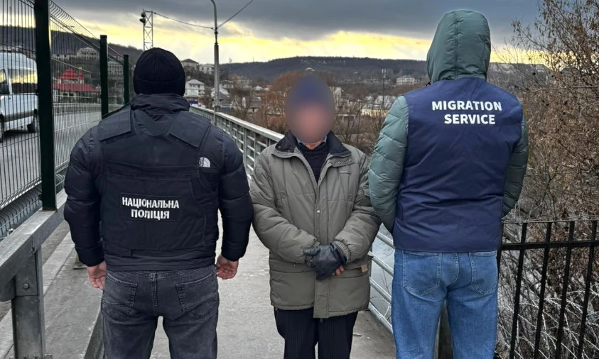 Громадянина Молдови депортували з Рівненщини Громадянина Молдови депортували з Рівненщини