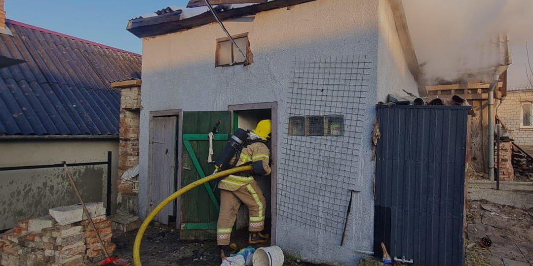 Вогонь знищив покрівлю будинку на Рівненщині