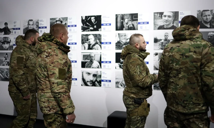 Фотовиставку «Янголи спорту» відкрили у Дніпрі