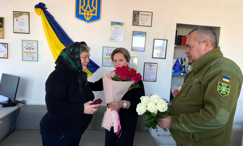 Мама полеглого Героя з Рівненщини отримала синову нагороду