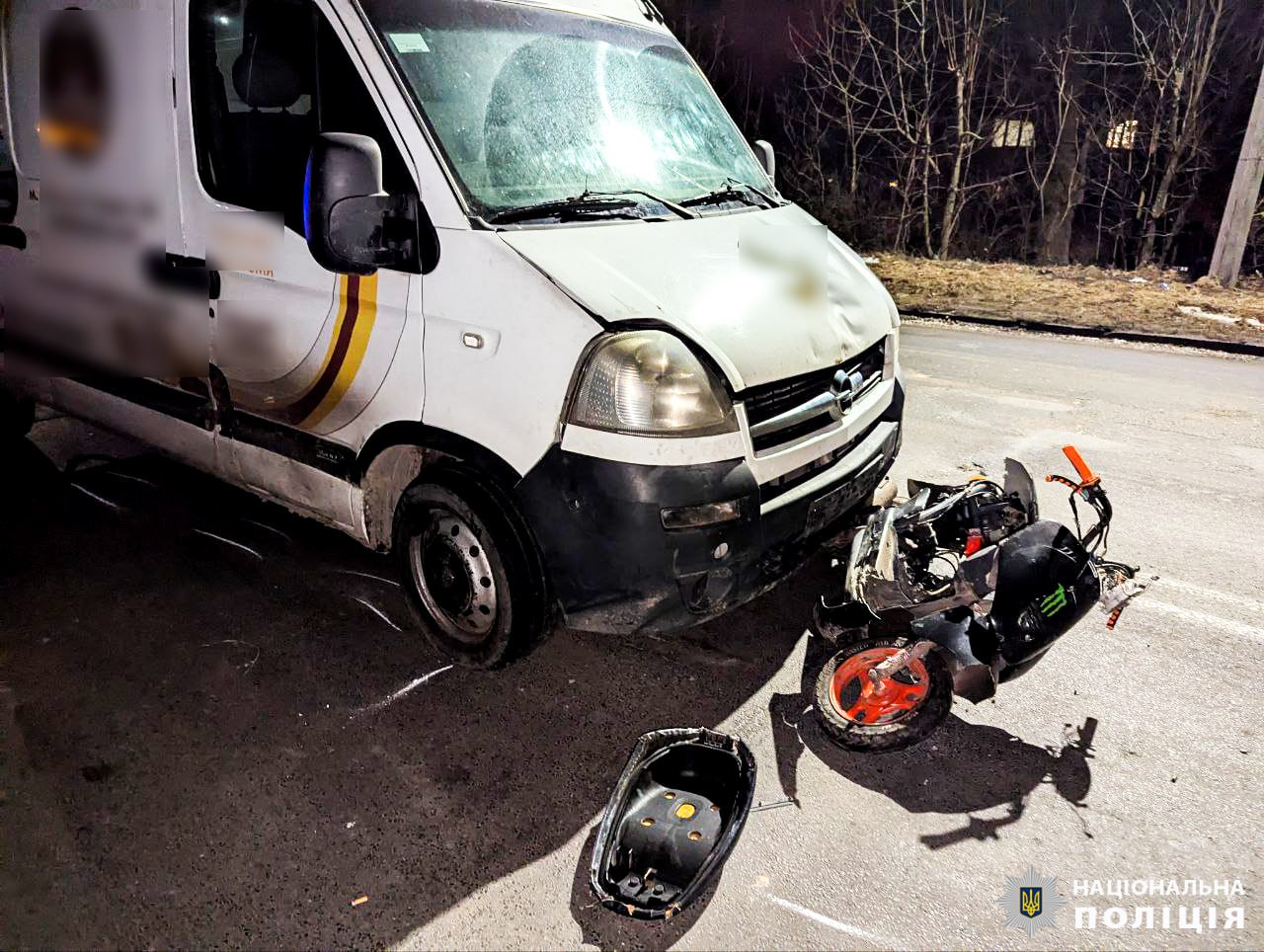 Водій фургона наїхав на скутериста у Рівному