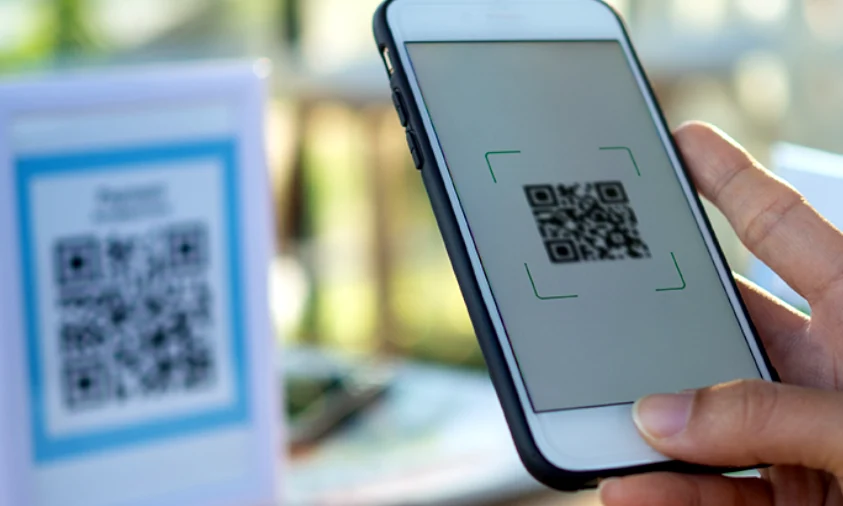 Шахраї розміщують фішингові QR-коди в громадських місцях