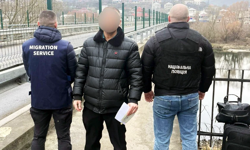 Нелегала примусово депортували з України правоохоронці Рівненщини
