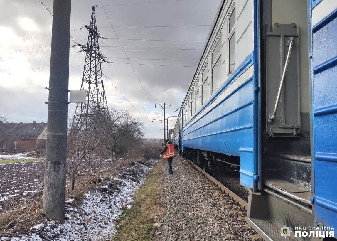 Потяг наїхав на жителя Рівненщини