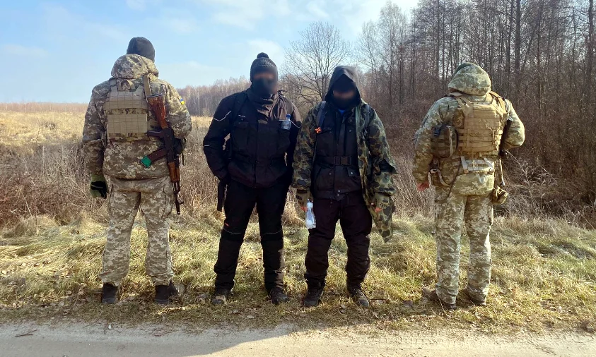 На кордоні затримали двох мешканців Рівненщини