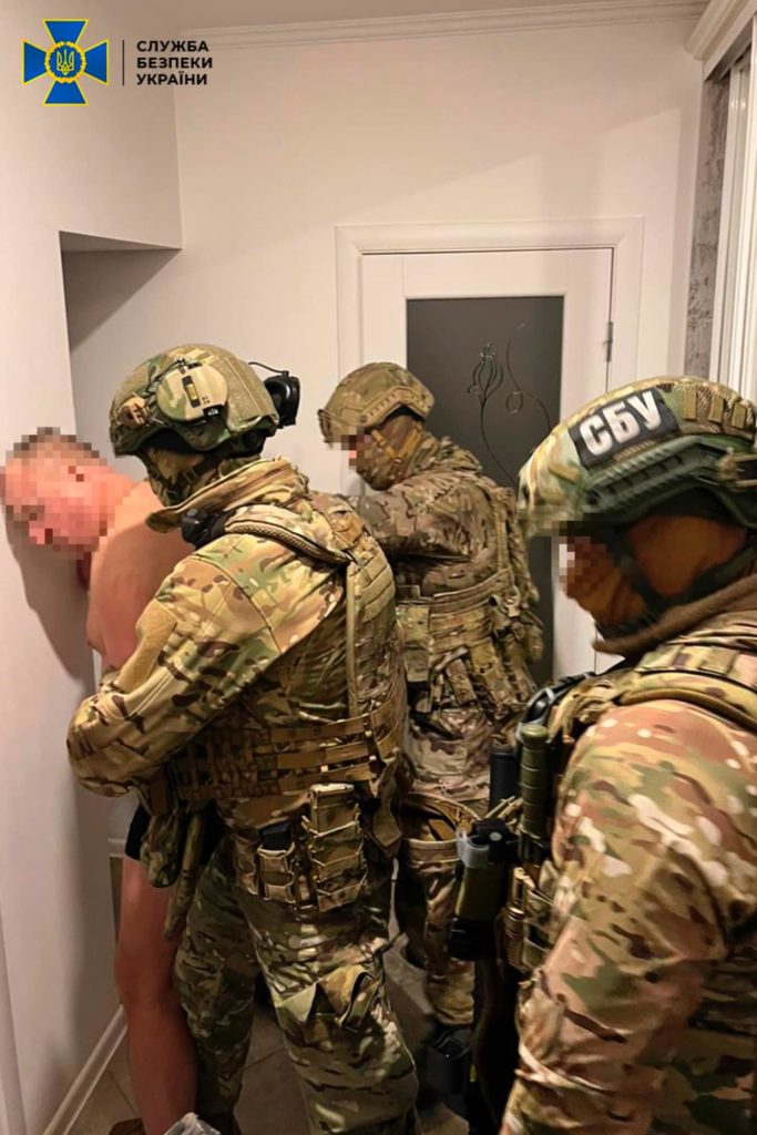 Група осіб у Рівному вимагала неіснуючий борг - фото 2 Група осіб у Рівному вимагала неіснуючий борг - фото 2