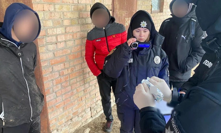 У Рівненському районі затримали наркодилера