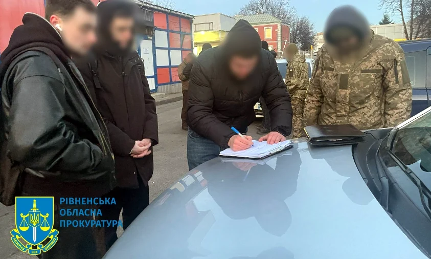 Двоє шахраїв на Рівненщині оформили 50 кредитів. Потерпілі втратили майже 400 тис.