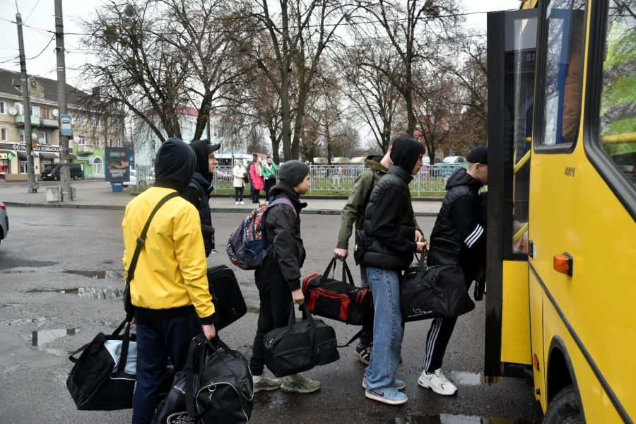 73 дитини з прифронтових регіонів прибули на канікули на Рівненщину - фото 2 73 дитини з прифронтових регіонів прибули на канікули на Рівненщину - фото 2