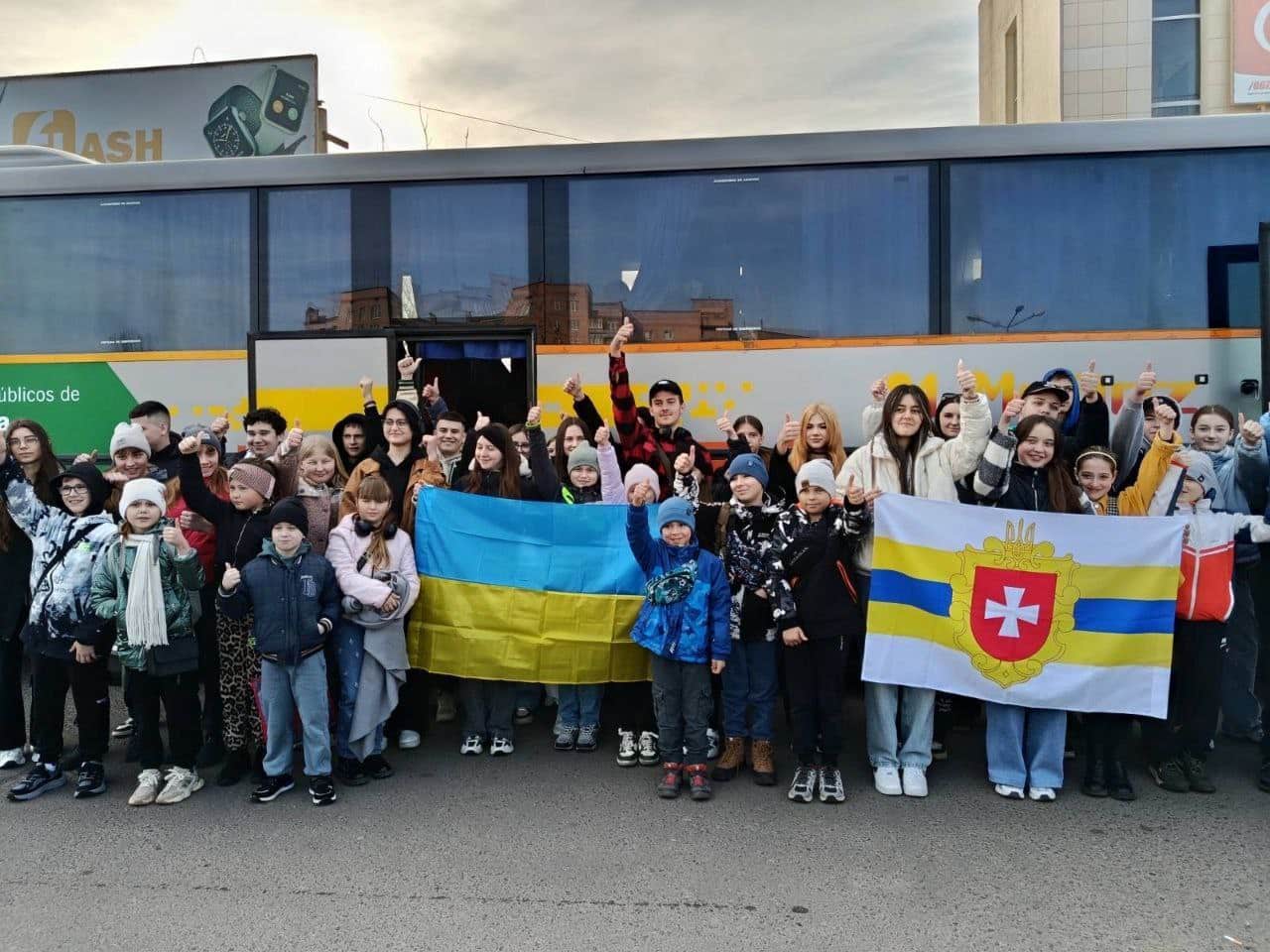 Діти з Рівненщини поїхали в “Артек”