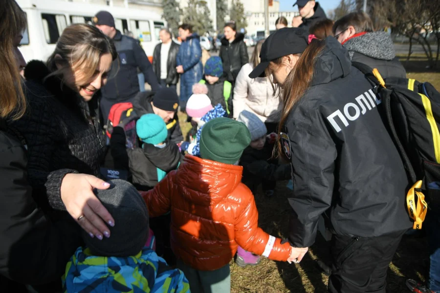 16 дітей із Запорізького сиротинця прийняла Рівненщина - фото 1