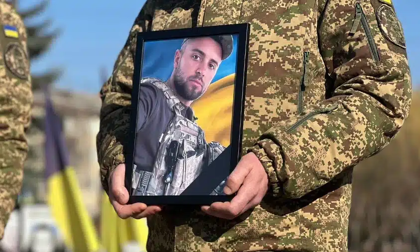 З полеглим захисником попрощались у Рівному