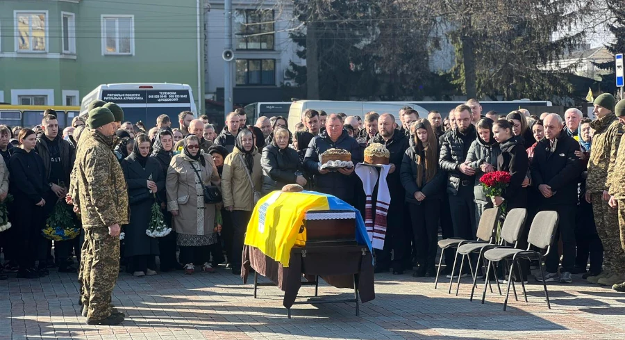 З полеглим захисником попрощались у Рівному - фото 1