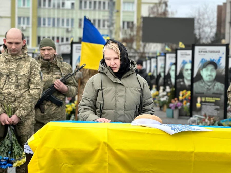 З полеглим захисником Богданом Завадським попрощалися у Рівному - фото 1