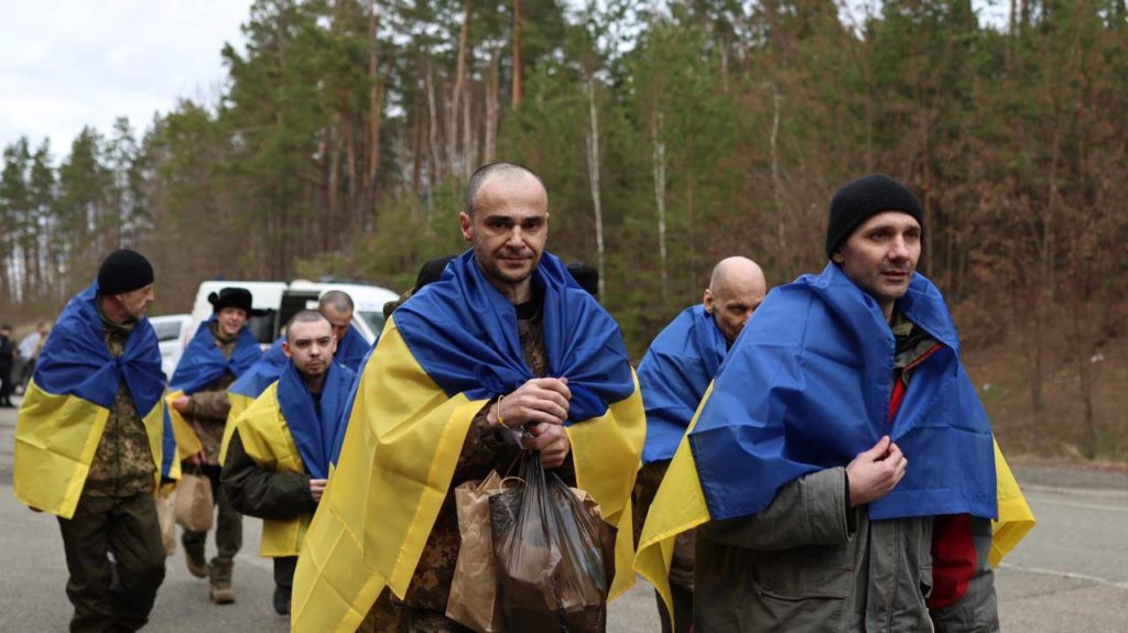 З російського полону повернулись ще 175 українських військових - фото 1