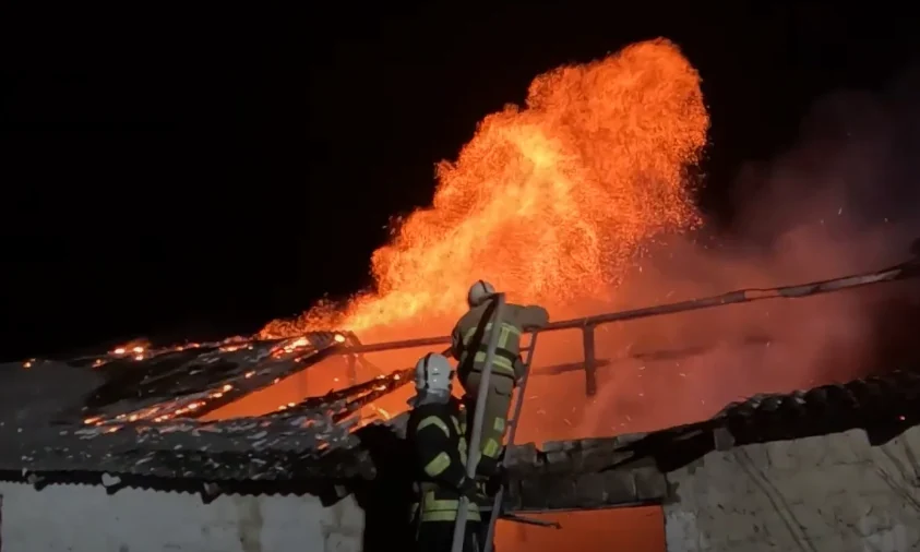 Масштабну пожежу ліквідували у Рівненському районі