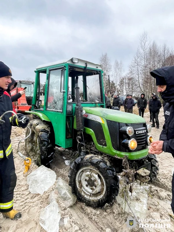 На Рівненщині трактор провалися під кригу: водій загинув - фото 1