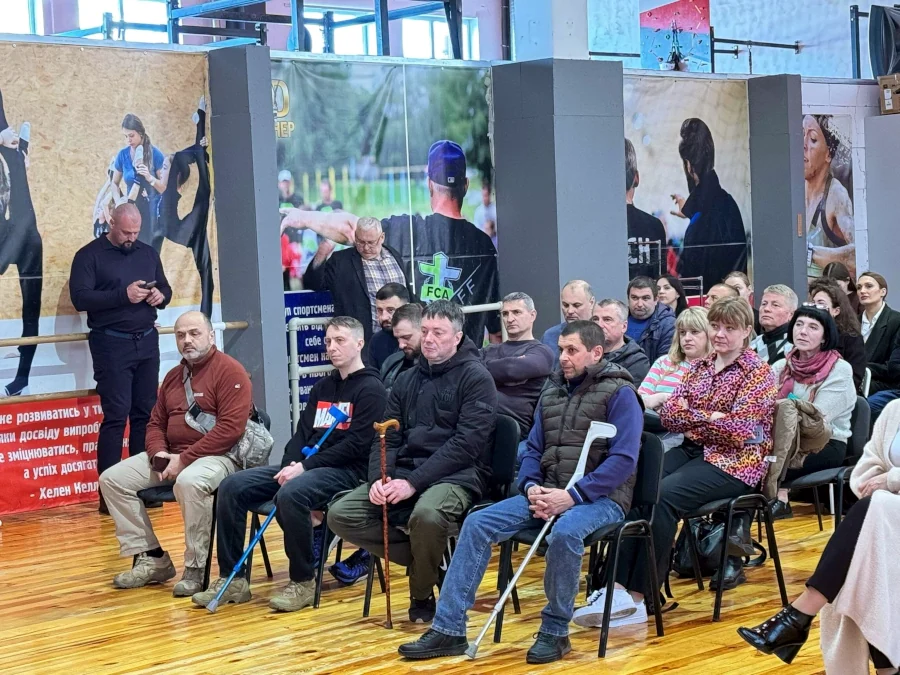 З колісного крісла – до бігу: історія ветерана з Рівного, який повернув собі рух - фото 1