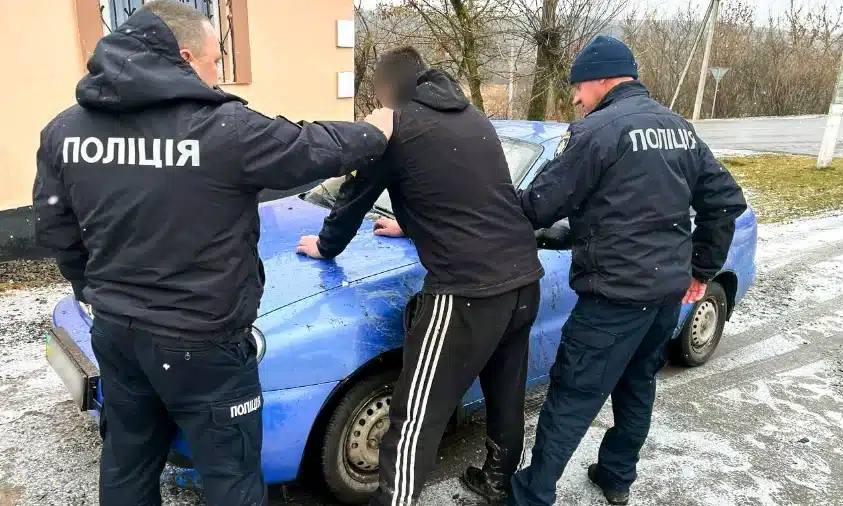 П’яний молодик на Рівненщині викрав авто, щоб покататися