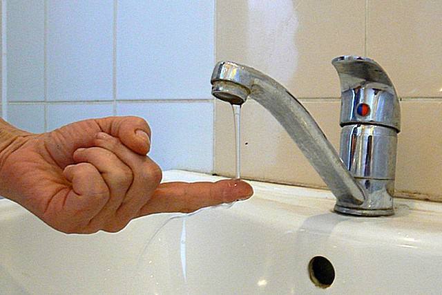Рівнеоблводоканал готується до обмеження подачі води через фінансову кризу