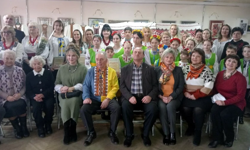 Рівненський композитор організував «Вишиванку від мами»