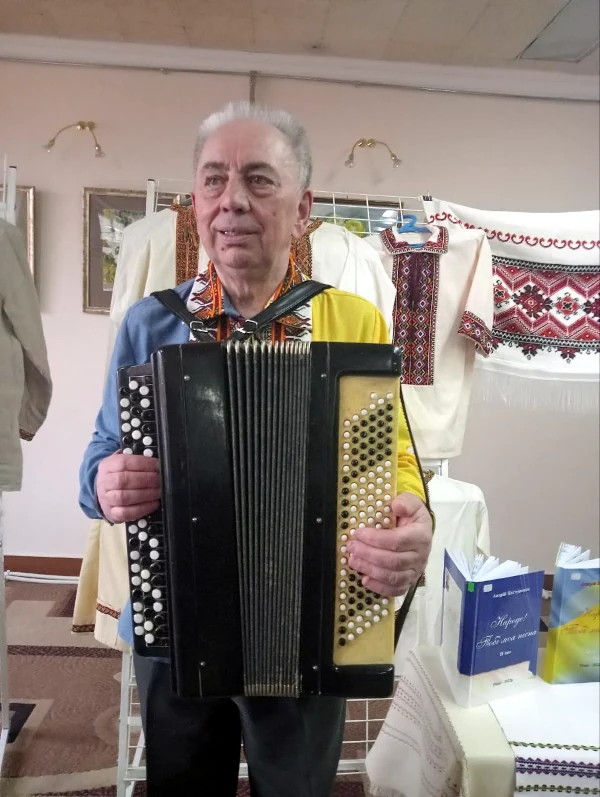 Рівненський композитор організував «Вишиванку від мами» - фото 2
