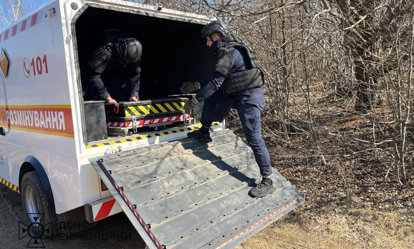 Протитанкову міну знищили піротехніки у Рівненському районі