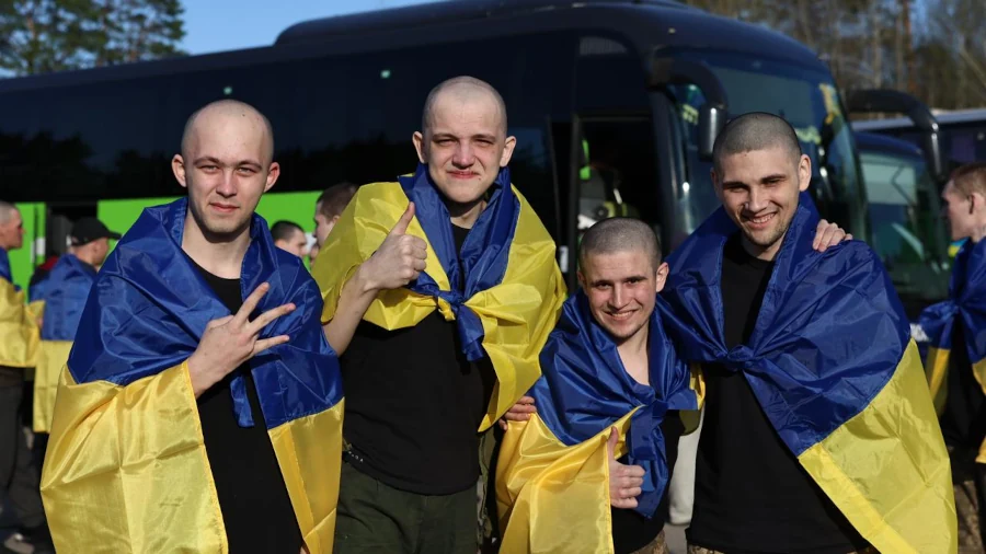 Ще 277 воїнів повернулися додому з російського полону. Серед них військові з Рівненщини - фото 3