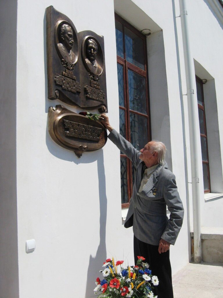 Він урятував тисячі скарбів української культури - фото 7