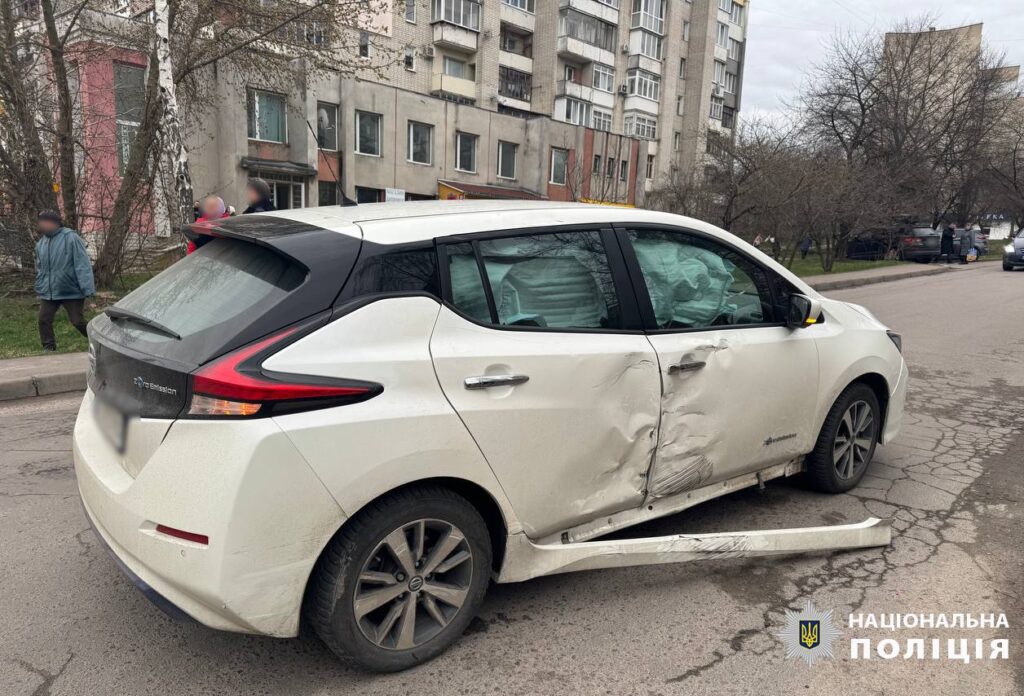 Аварія на Вербовій: мотоцикліста з переломом госпіталізували - фото 1 Аварія на Вербовій: мотоцикліста з переломом госпіталізували - фото 1