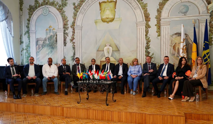 V Міжнародний дипломатичний форум відбувся на Рівненщині - фото 1
