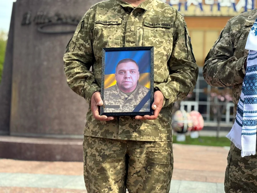 З трьома полеглими захисниками попрощались у Рівному - фото 1