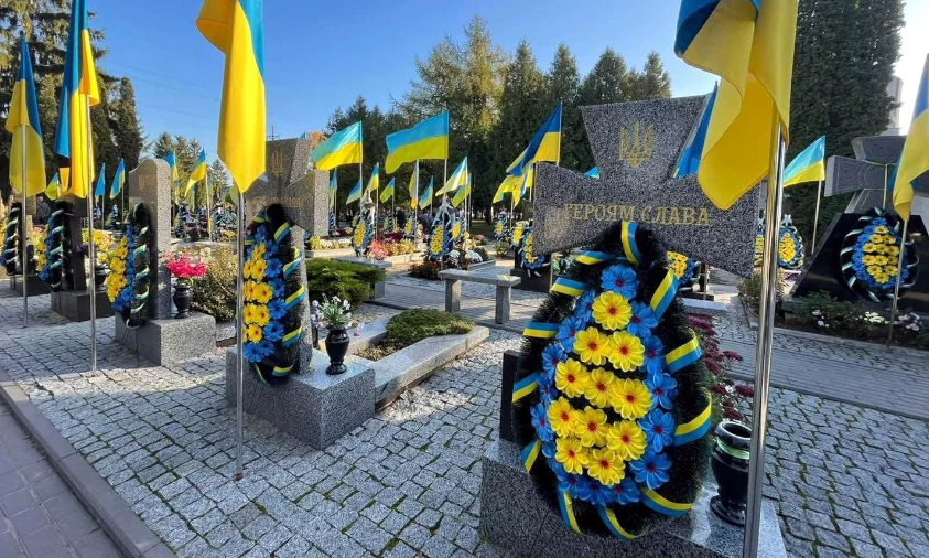 У Провідну неділю у Рівному відбудуться заупокійні богослужіння на кладовищі “Нове”