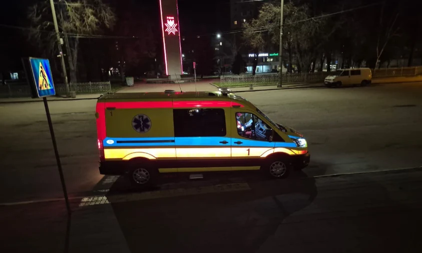 Ножем у груди вдарив знайомого. У Рівному затримали зловмисника