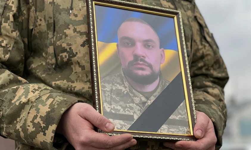 На вічний спокій провели у Рівному полеглого захисника Павла Потапчука