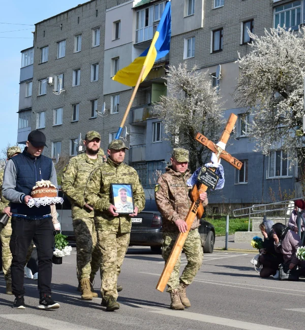 Полеглого захисника провели у Вічність у Здолбунові - фото 1