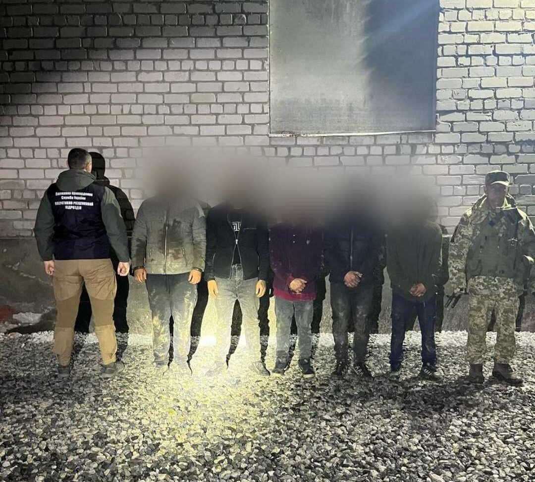 8 тисяч доларів за втечу: на Закарпатті викрили канал незаконного перетину кордону - фото 2
