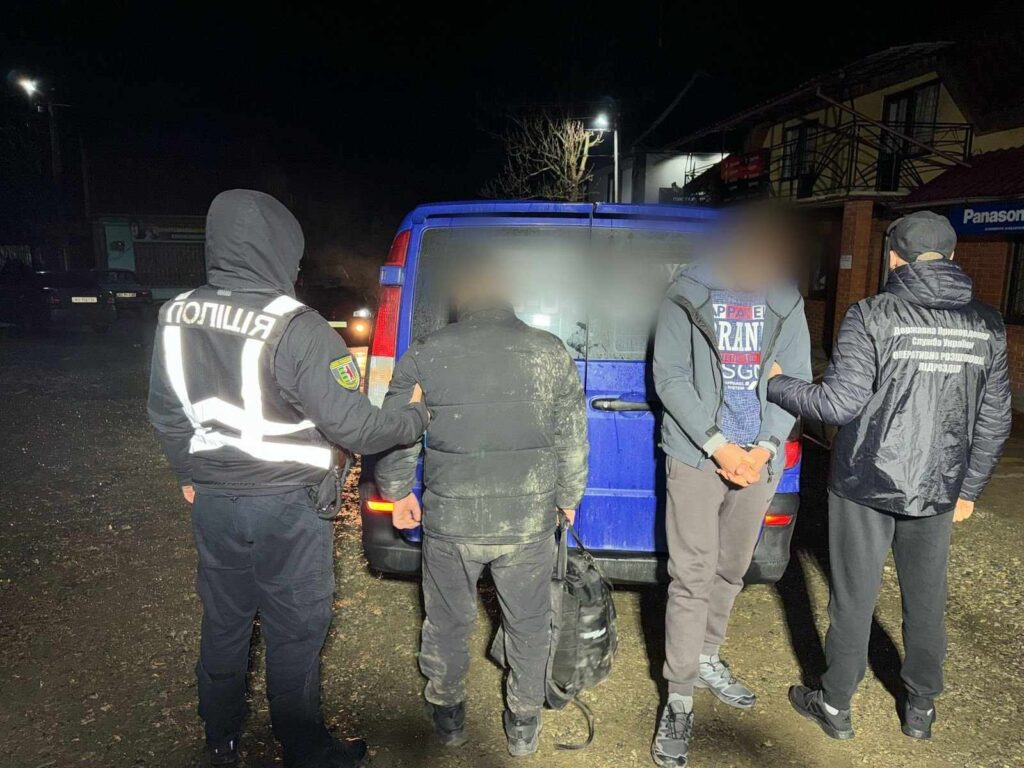 8 тисяч доларів за втечу: на Закарпатті викрили канал незаконного перетину кордону - фото 3