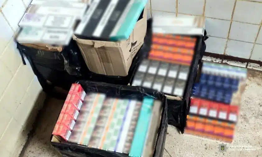 Рівнянин незаконно зберігав і збував тютюнові вироби